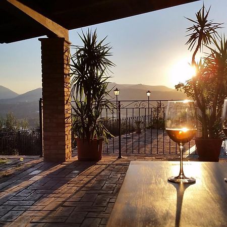 Agriturismo Pascucci โตเล็นติโน ภายนอก รูปภาพ