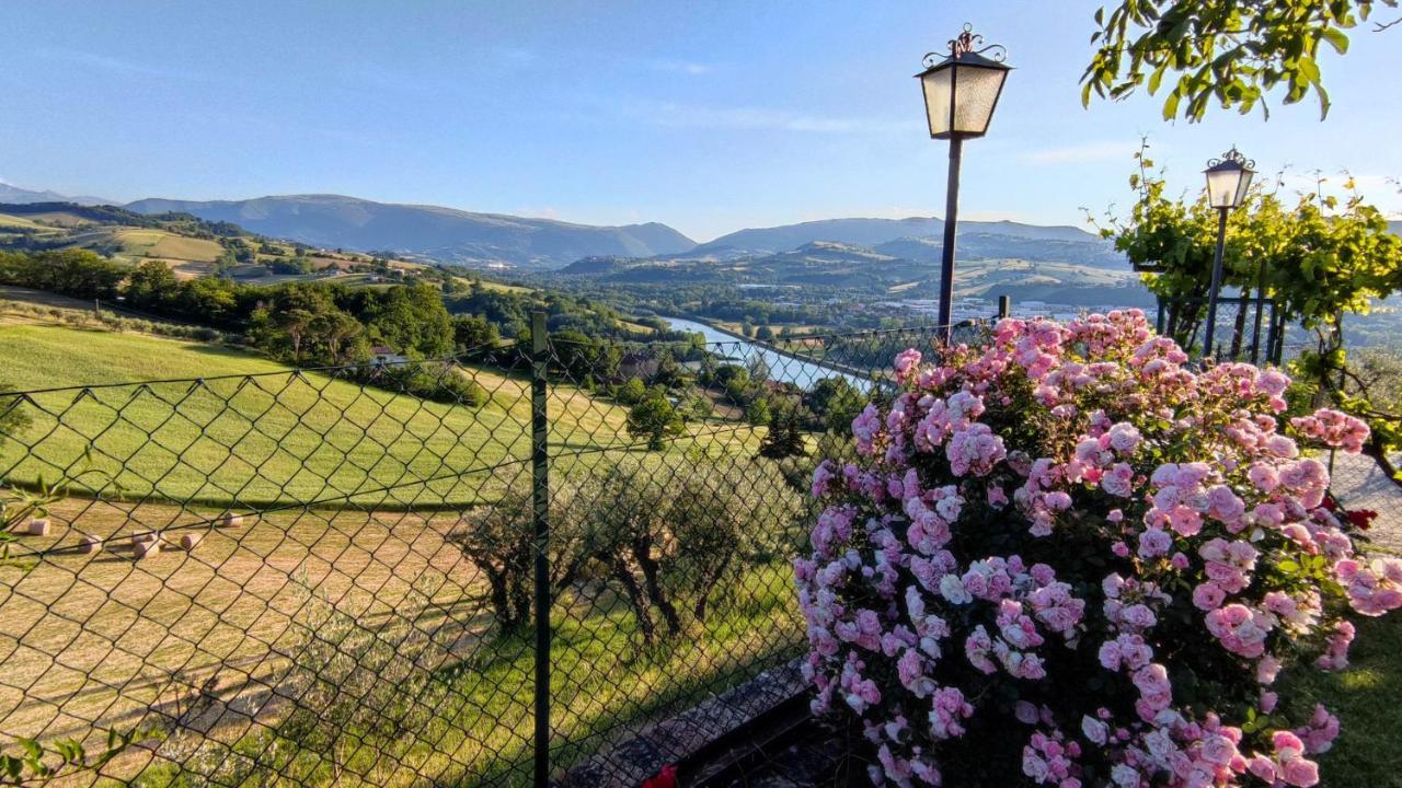 Agriturismo Pascucci โตเล็นติโน ภายนอก รูปภาพ