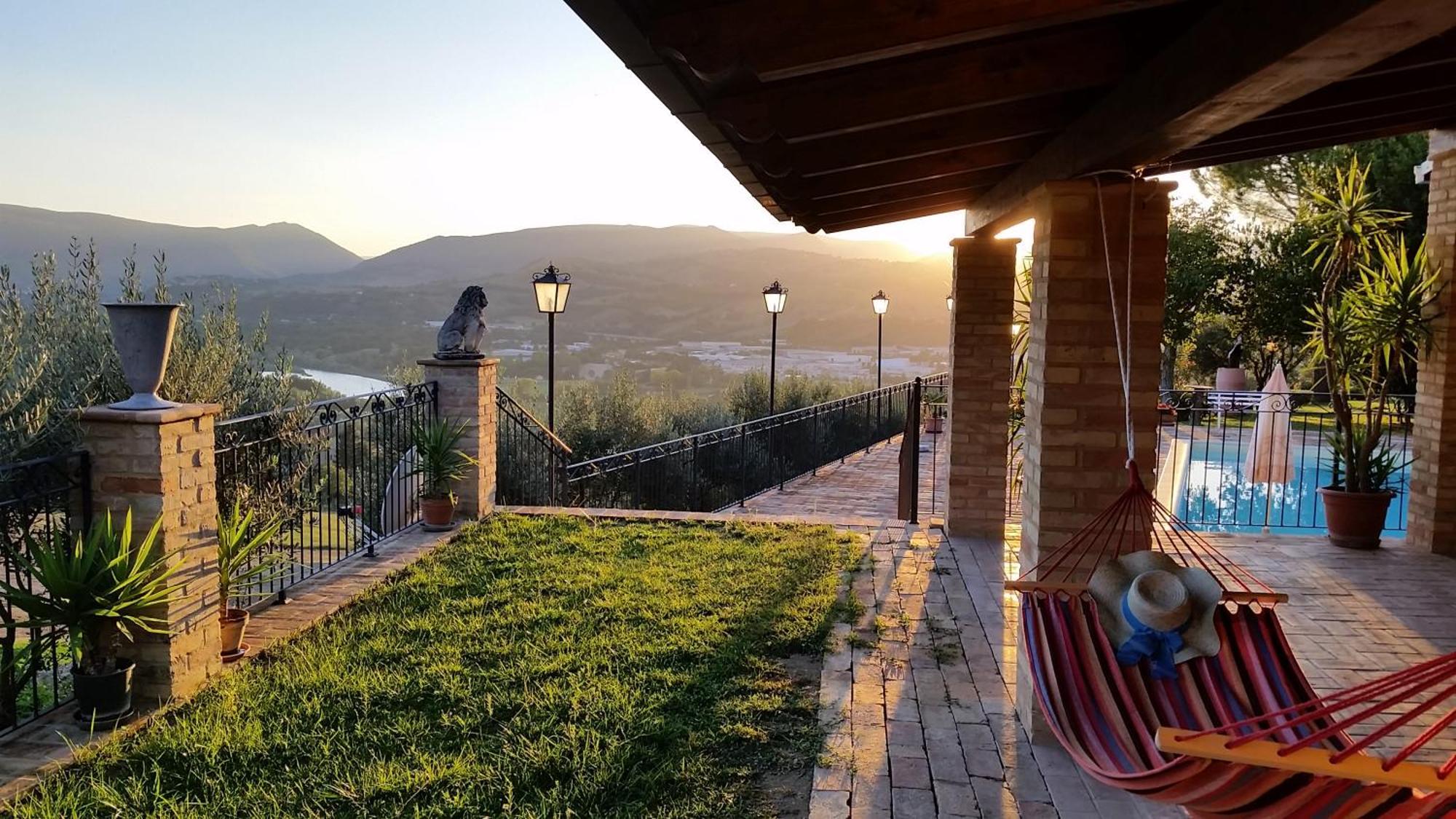 Agriturismo Pascucci โตเล็นติโน ภายนอก รูปภาพ